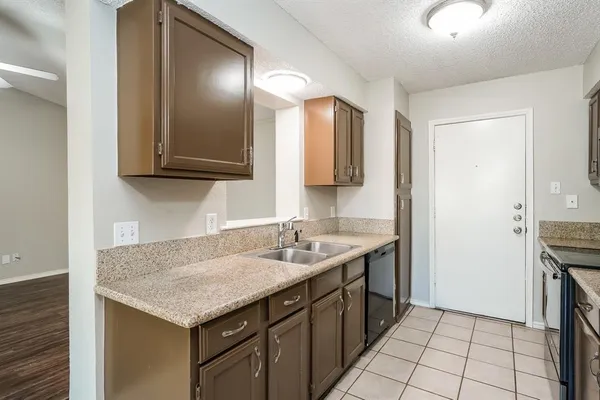$2,070 | 6117 Autumn Springs Drive, Arlington, TX 76001