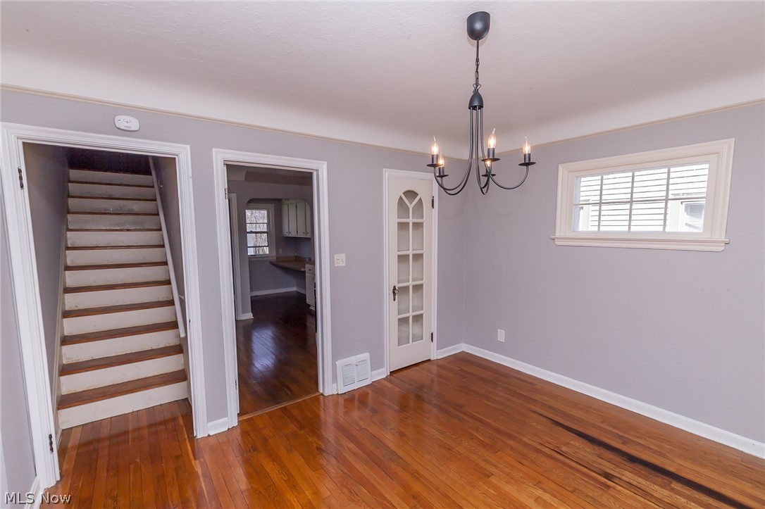 2212 Barrington Road Cleveland, OH 44118 - Photo 13 of 35