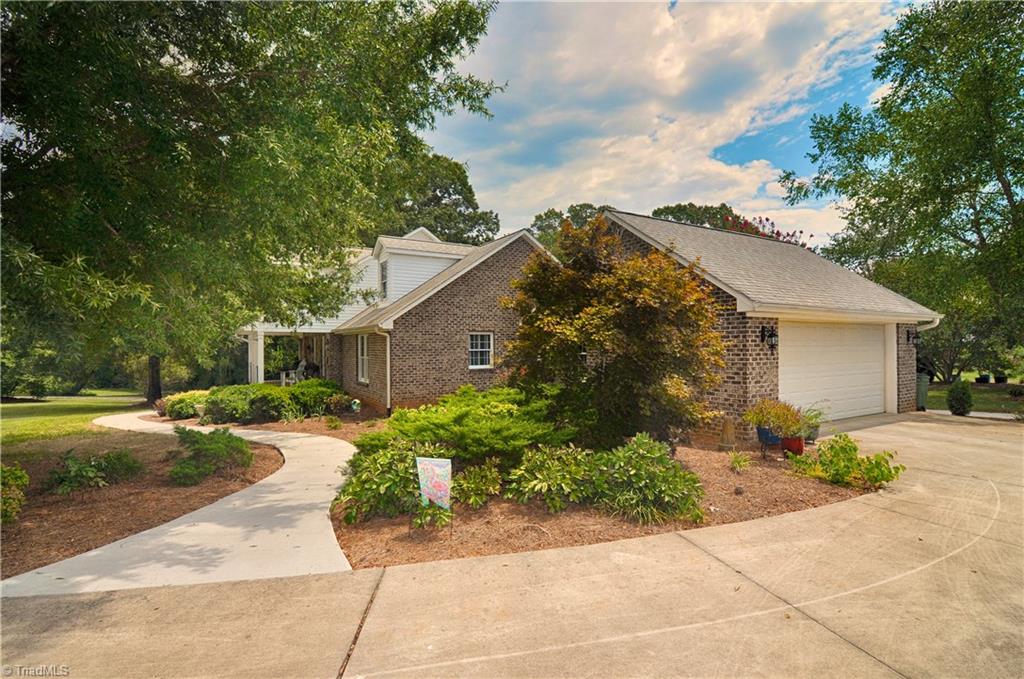 801 Lanier Road Lexington, NC 27295 - Photo 4 of 28 Gallery Image 4