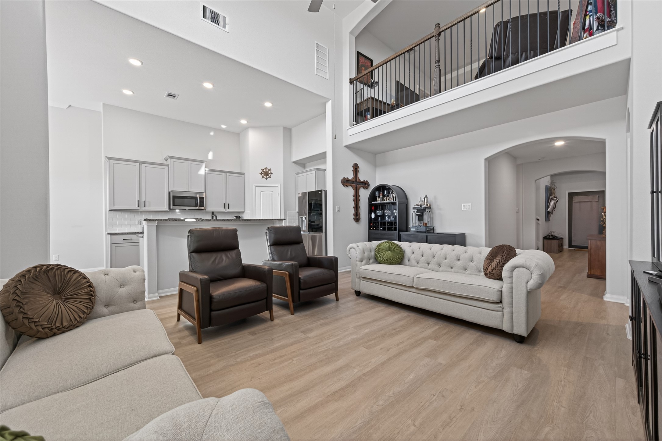 9725 Guadalupe Street Conroe, TX 77303 - Photo 7 of 41