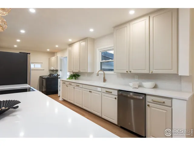 $650,000 | 6 Sunset Circle, Longmont, CO 80501