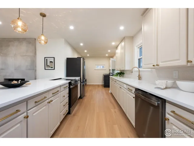 $650,000 | 6 Sunset Circle, Longmont, CO 80501