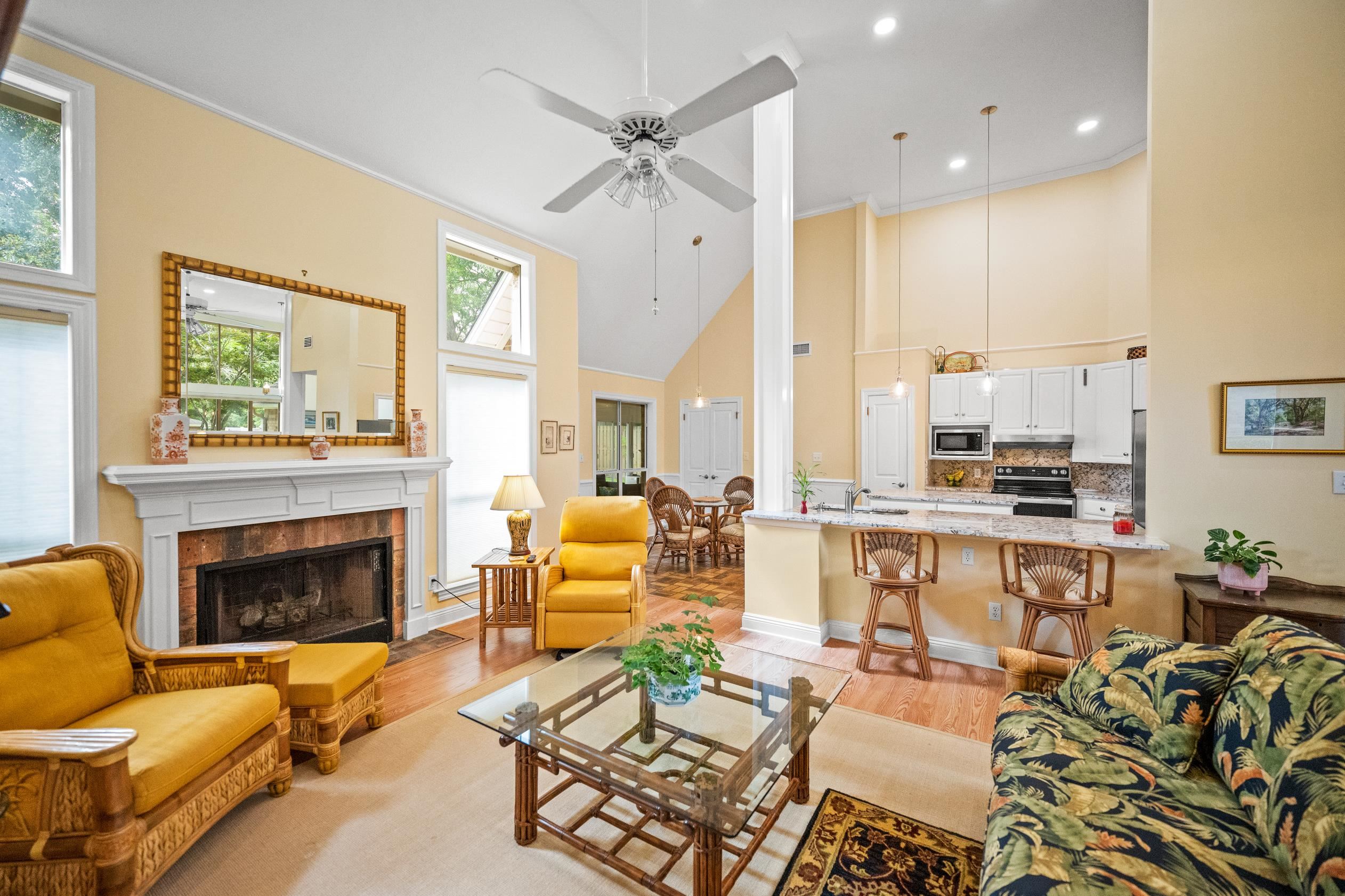 68 Paddock Drive Fairhope, AL 36532 - Photo 17 of 39 Living Room
