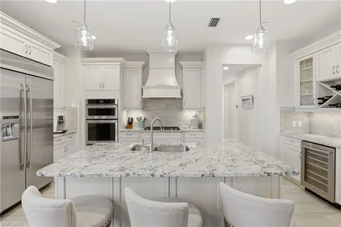 $1,175,000 | 16378 Viansa Way, Unit 202, Naples, FL 34110