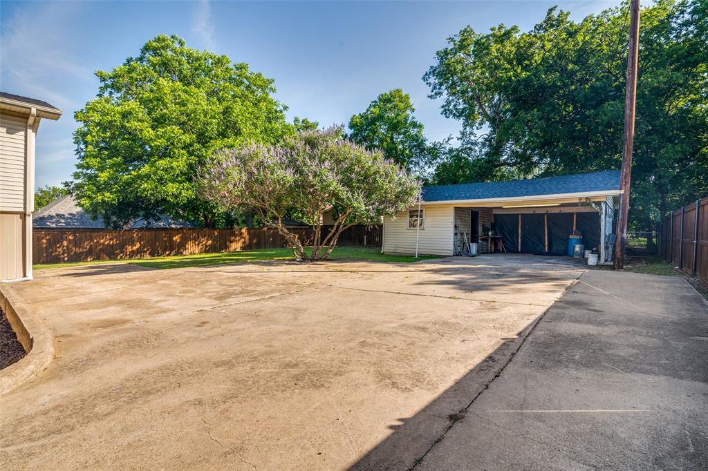 110 Weaver Street Forney, TX 75126 - Photo 21 of 25 Workshop and carport