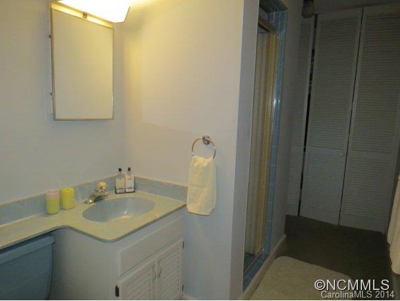718 Union Road Rutherfordton, NC 28139 - Photo 14 of 24 a bathroom with a sink and mirror