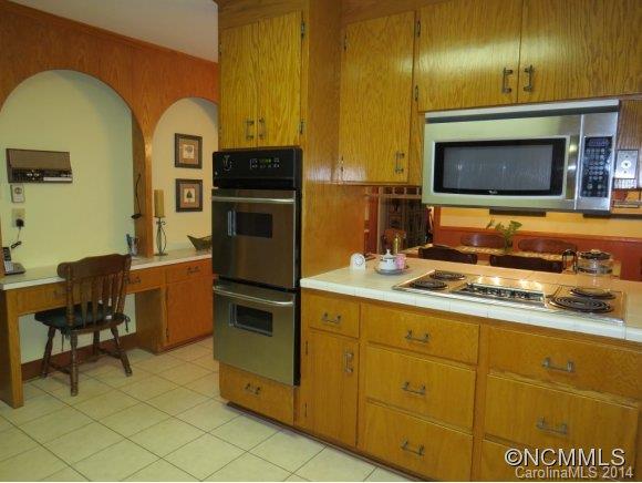 718 Union Road Rutherfordton, NC 28139 - Photo 20 of 24 a kitchen with cabinets oven and a sink