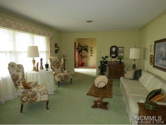 718 Union Road Rutherfordton, NC 28139 - Photo 9 of 24 a living room with furniture toys and a large window