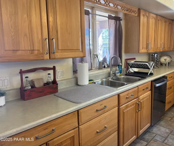 $325,000 | 22650 Railroad Avenue, Seligman, AZ 86337