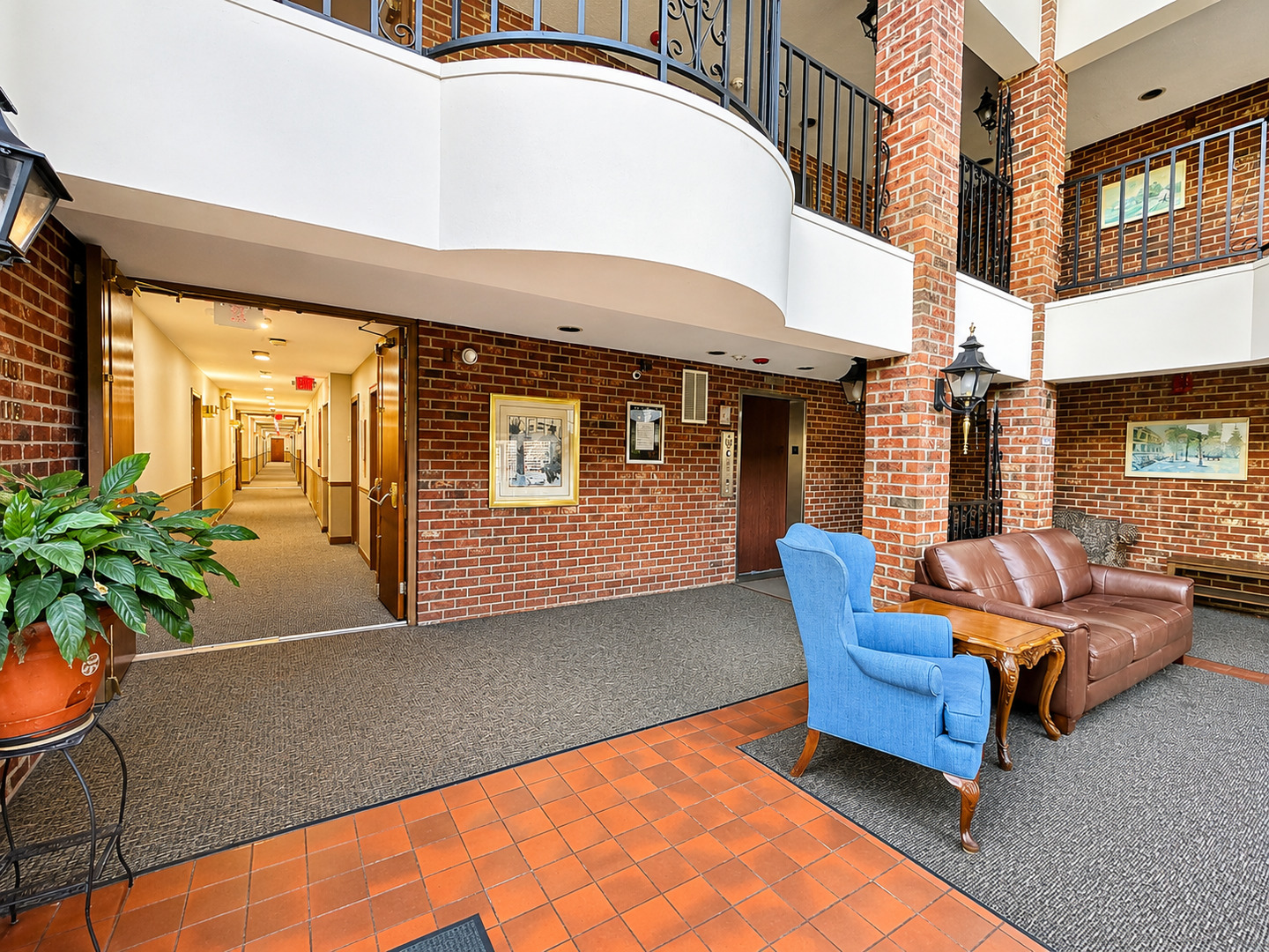520 Biesterfield Road, Unit 209 Elk Grove Village, IL 60007 - Photo 8 of 31
