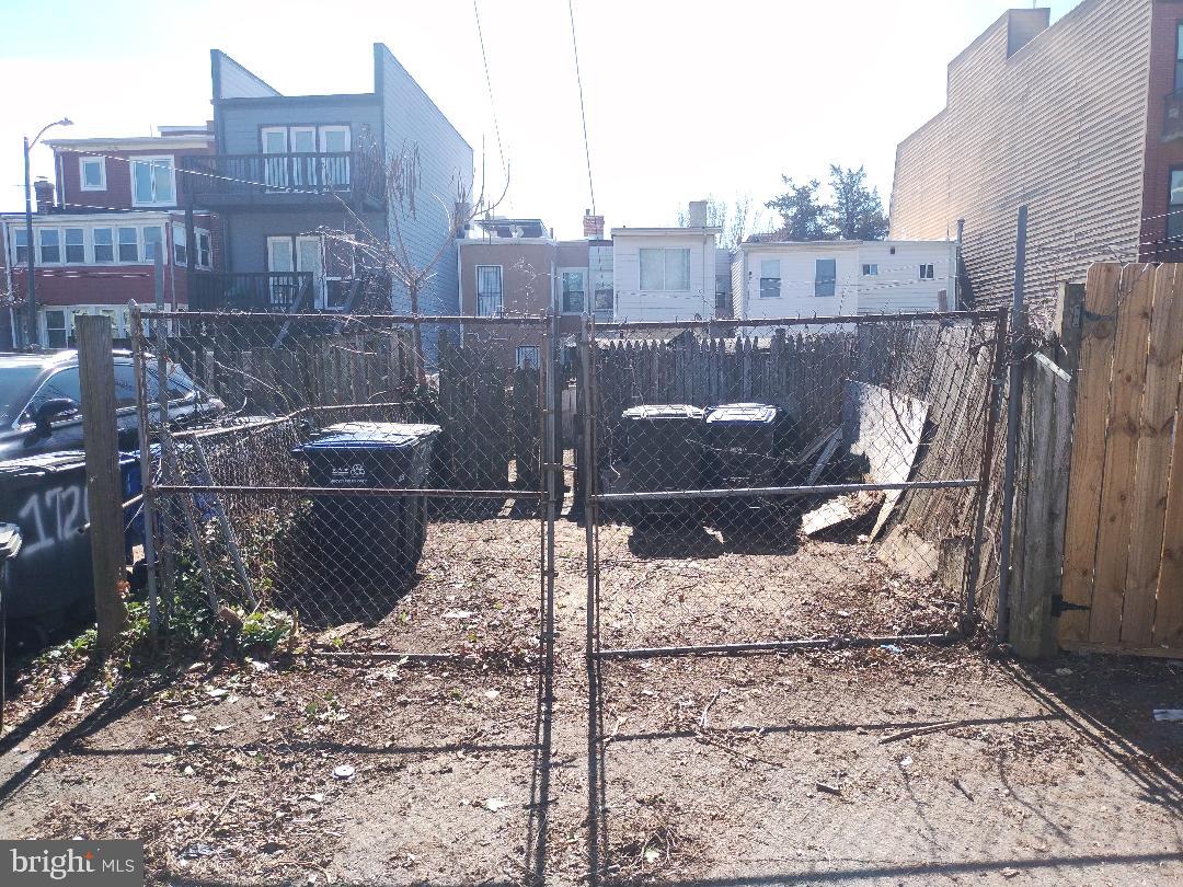 1718 Independence Avenue Southeast Washington, DC 20003 - Photo 32 of 37 a view of a terrace