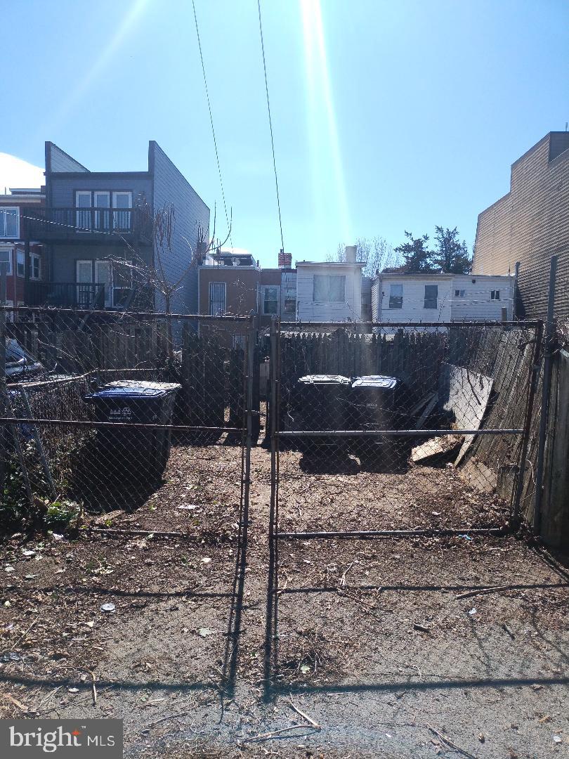 1718 Independence Avenue Southeast Washington, DC 20003 - Photo 33 of 37 a view of a terrace with wooden fence