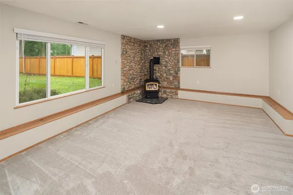 $3,400 | 22009 Southeast 277th Street, Maple Valley, WA 98038