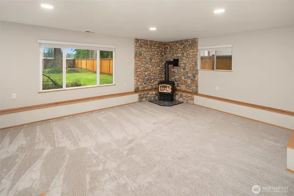 $3,400 | 22009 Southeast 277th Street, Maple Valley, WA 98038
