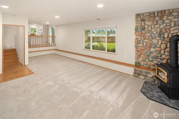 $3,400 | 22009 Southeast 277th Street, Maple Valley, WA 98038