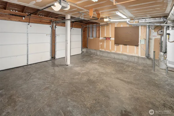 $3,400 | 22009 Southeast 277th Street, Maple Valley, WA 98038