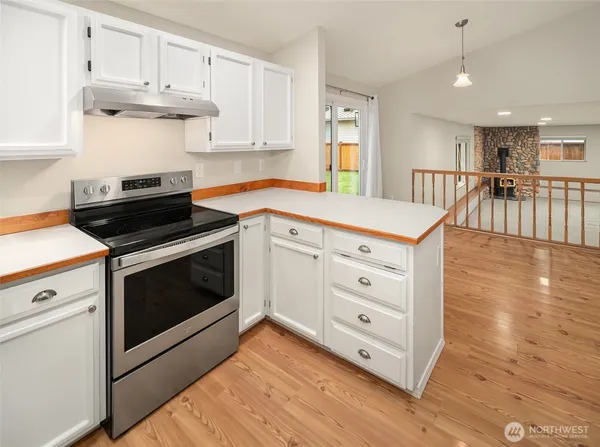 $3,400 | 22009 Southeast 277th Street, Maple Valley, WA 98038