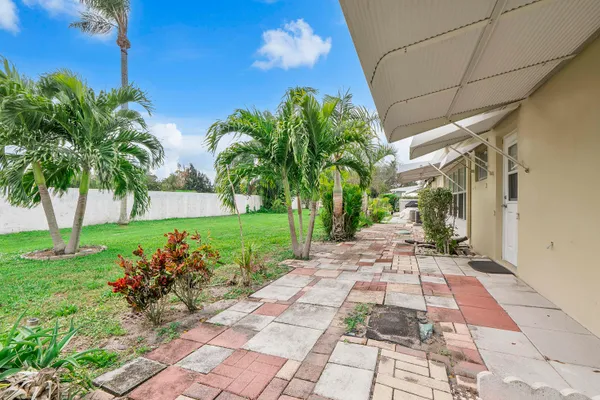 $162,500 | 212 West High Point Terrace, Unit A, Delray Beach, FL 33445