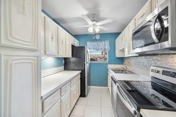 $162,500 | 212 West High Point Terrace, Unit A, Delray Beach, FL 33445