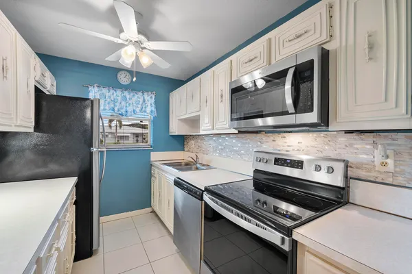 $162,500 | 212 West High Point Terrace, Unit A, Delray Beach, FL 33445