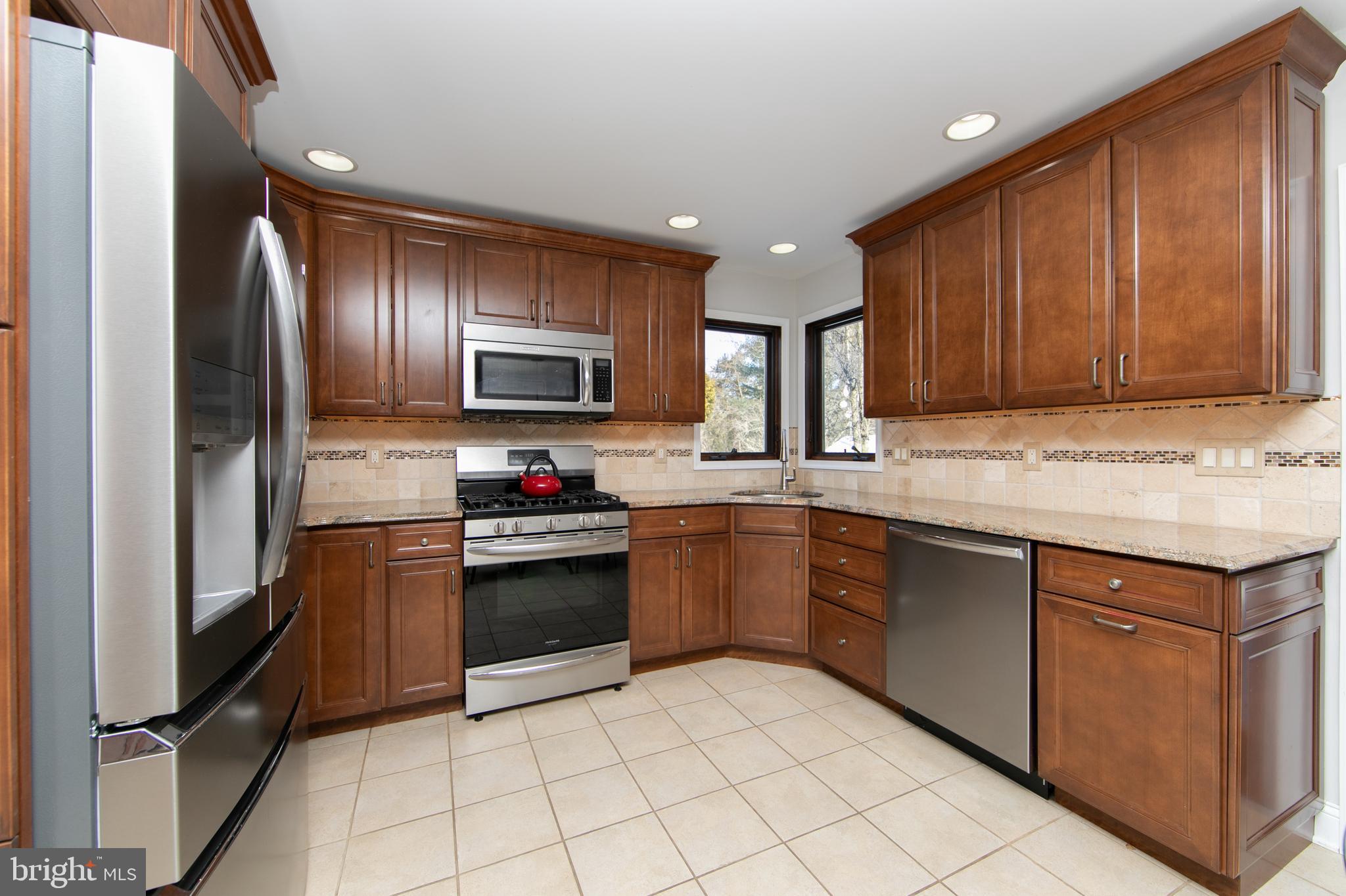 6 Teddington Way Mount Laurel, NJ 08054 - Photo 14 of 57 State of the art appliances
