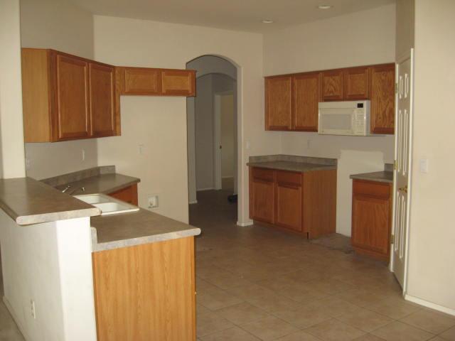 6762 West Rowel Road Peoria, AZ 85383 - Photo 4 of 19 Kitchen