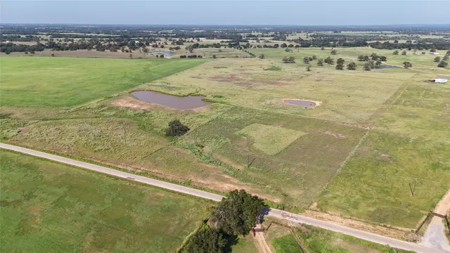 a view of an outdoor space