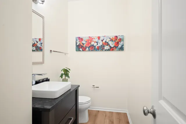 $449,500 | 563 Grosvenor Lane, Aurora, IL 60504