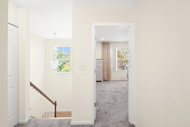 $449,500 | 563 Grosvenor Lane, Aurora, IL 60504