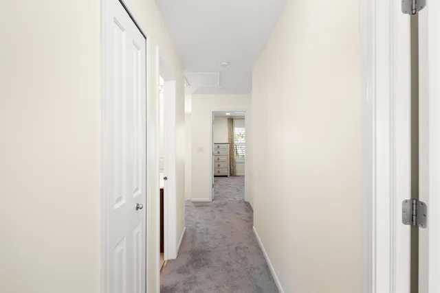 $449,500 | 563 Grosvenor Lane, Aurora, IL 60504