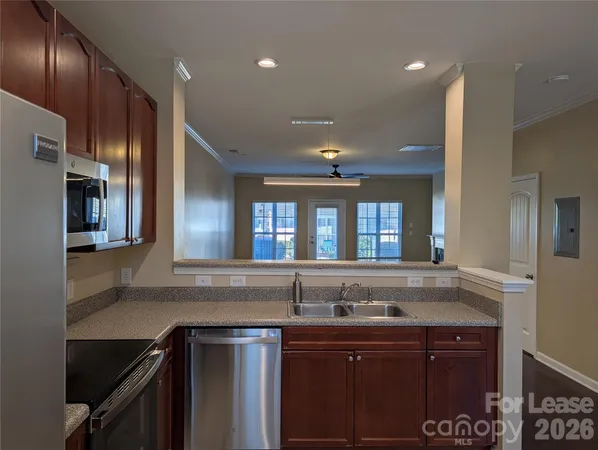 $1,800 | 522 Jetton Street, Davidson, NC 28036
