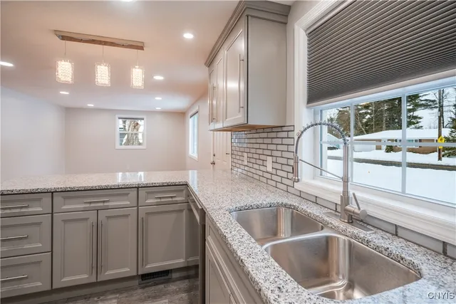 $299,900 | 5986 Smith Road, Cicero, NY 13212