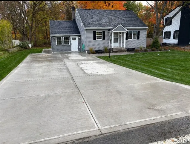 $299,900 | 5986 Smith Road, Cicero, NY 13212