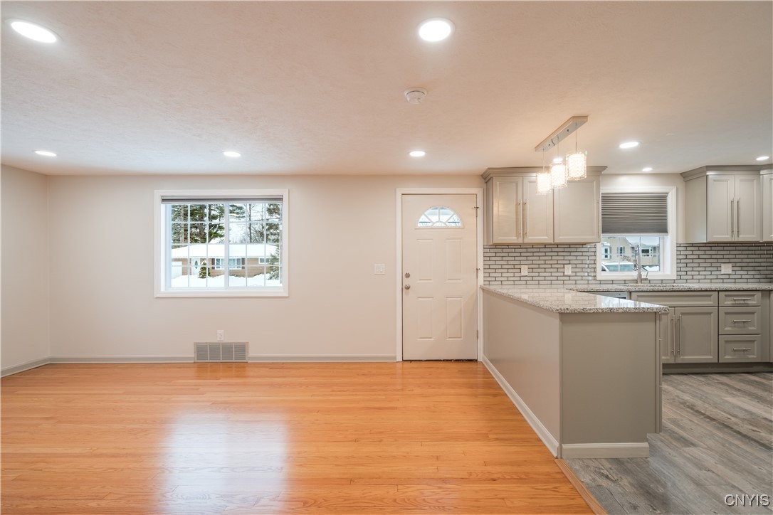 5986 Smith Road Cicero, NY 13212 - Photo 8 of 48