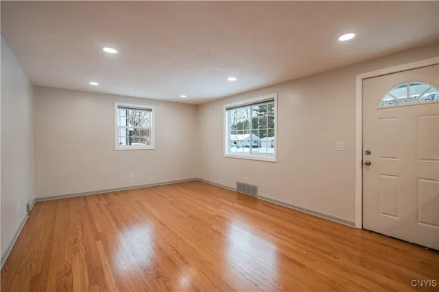 $299,900 | 5986 Smith Road, Cicero, NY 13212