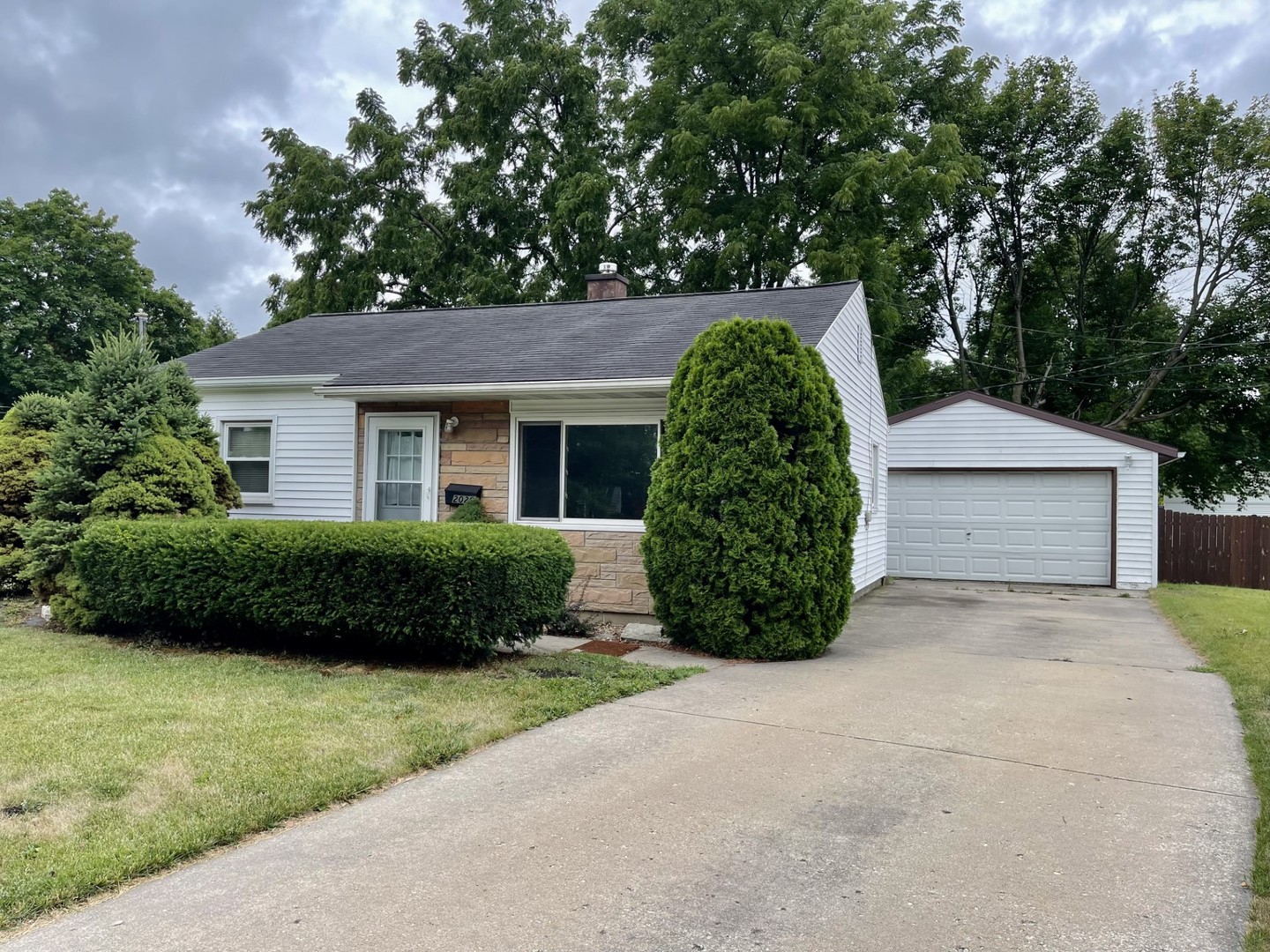 2026 Melba Place Peru, IL 61354 - Photo 1 of 12