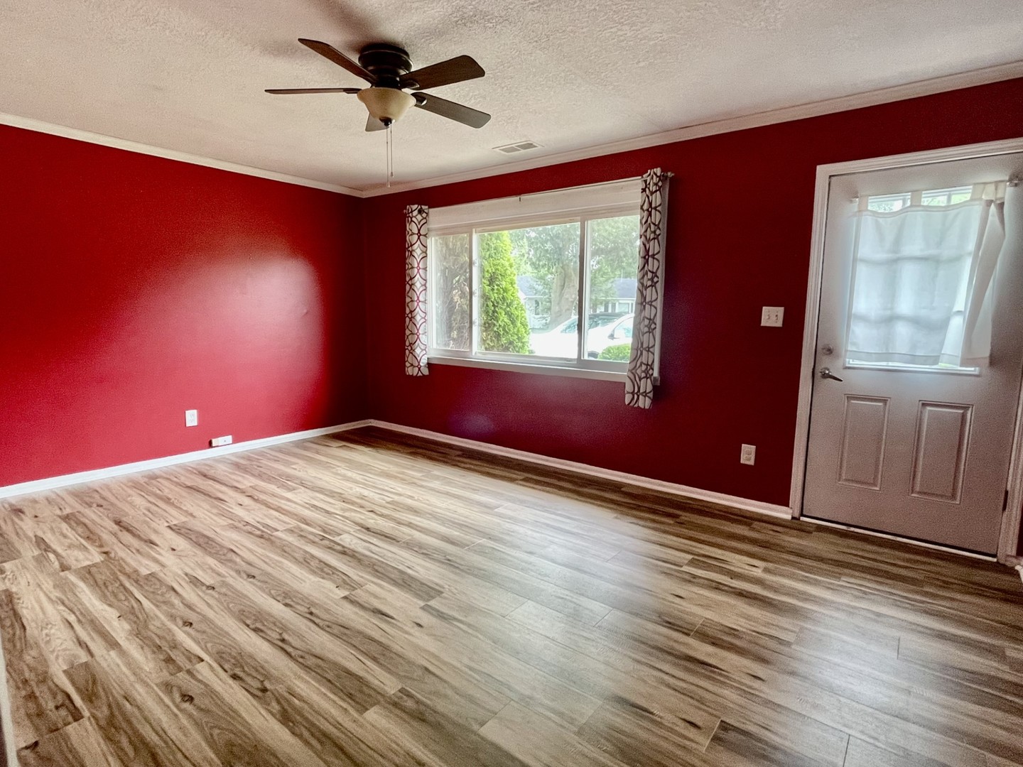 2026 Melba Place Peru, IL 61354 - Photo 4 of 12