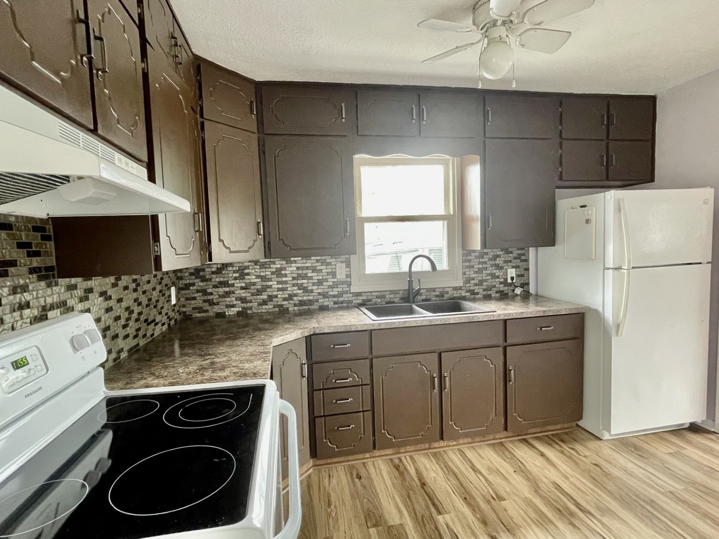 2026 Melba Place Peru, IL 61354 - Photo 6 of 12