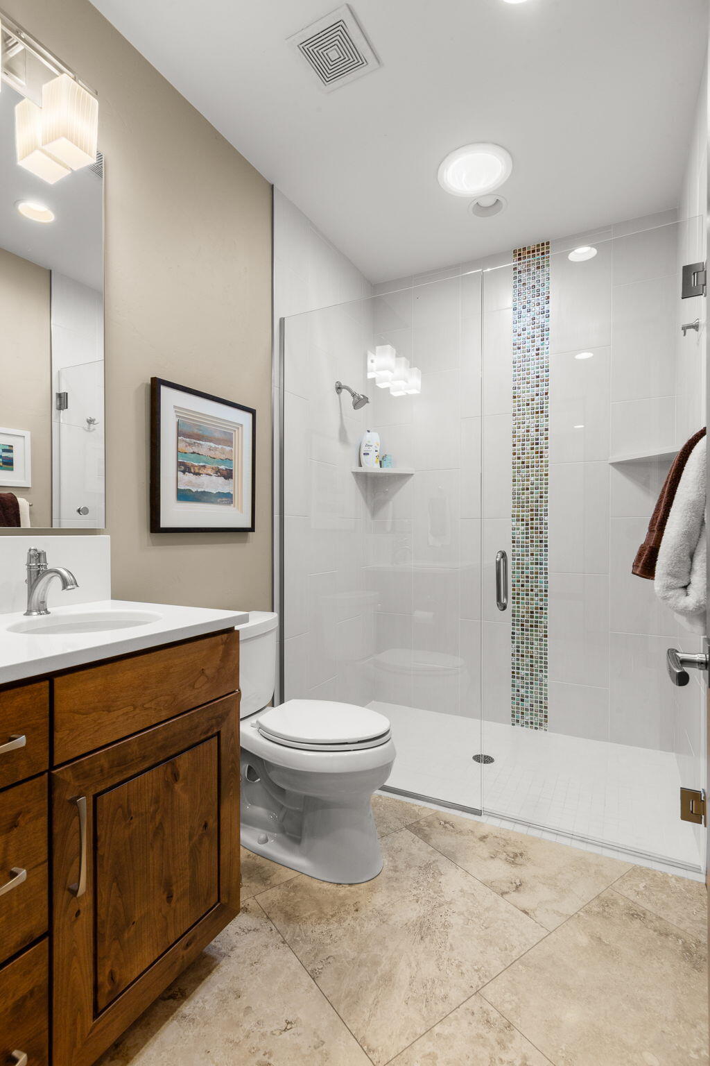 2410 Entrada Trail, Unit 3 St. George, UT 84770 - Photo 49 of 53 2nd Guest Bathroom