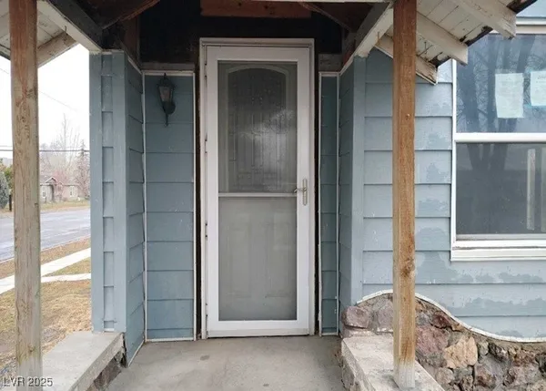 $90,600 | 403 4th Street, Wells, NV 89835