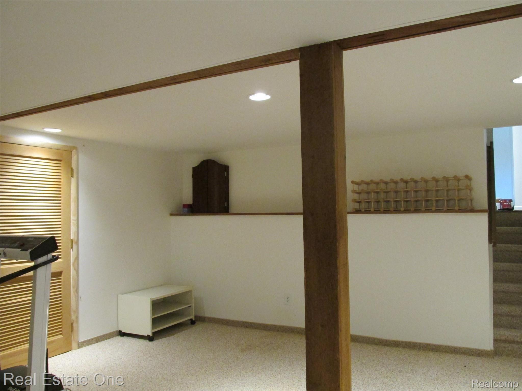 4390 Derry Road Bloomfield Hills, MI 48302 - Photo 35 of 81 IMG_1658.JPG