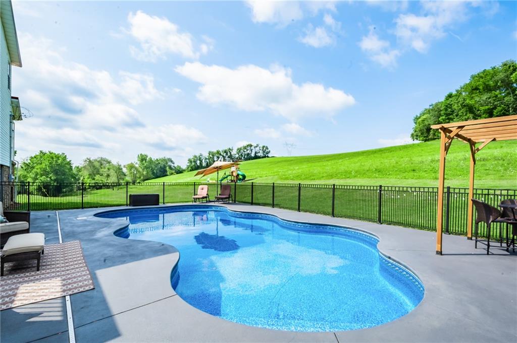 151 Layman Road Smithton, PA 15479 - Photo 4 of 25