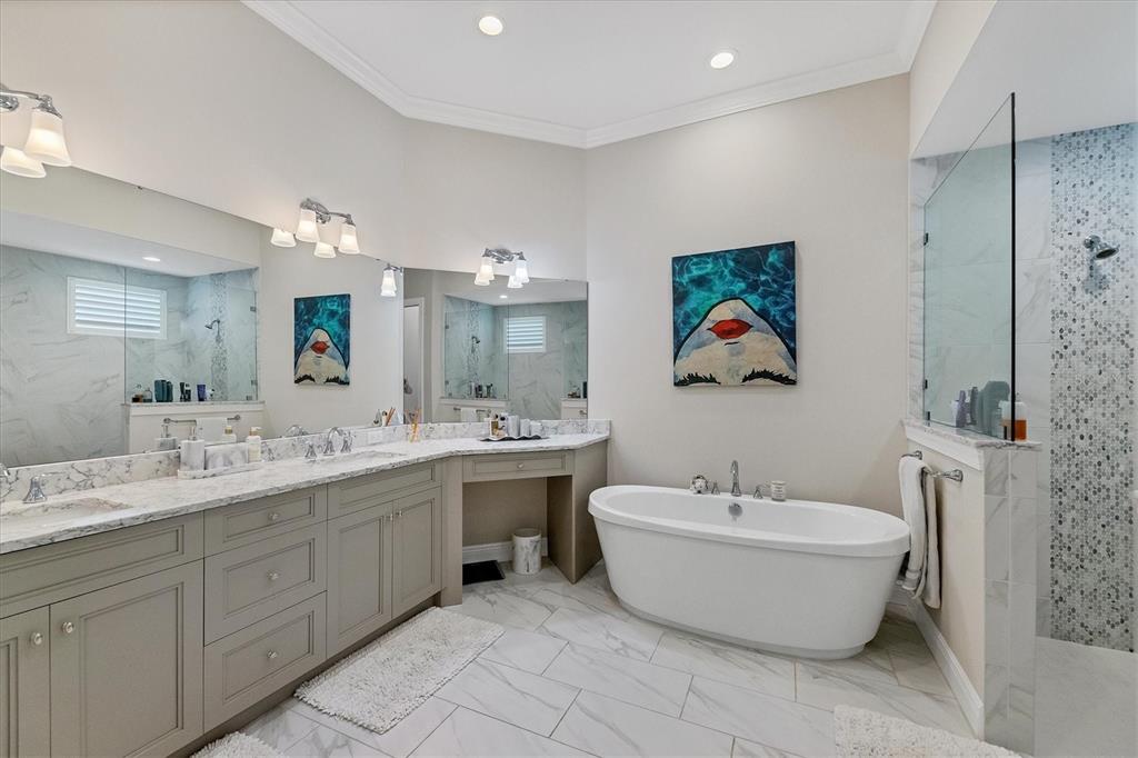 1614 Bay Road Sarasota, FL 34231 - Photo 21 of 51 Gallery Image 21