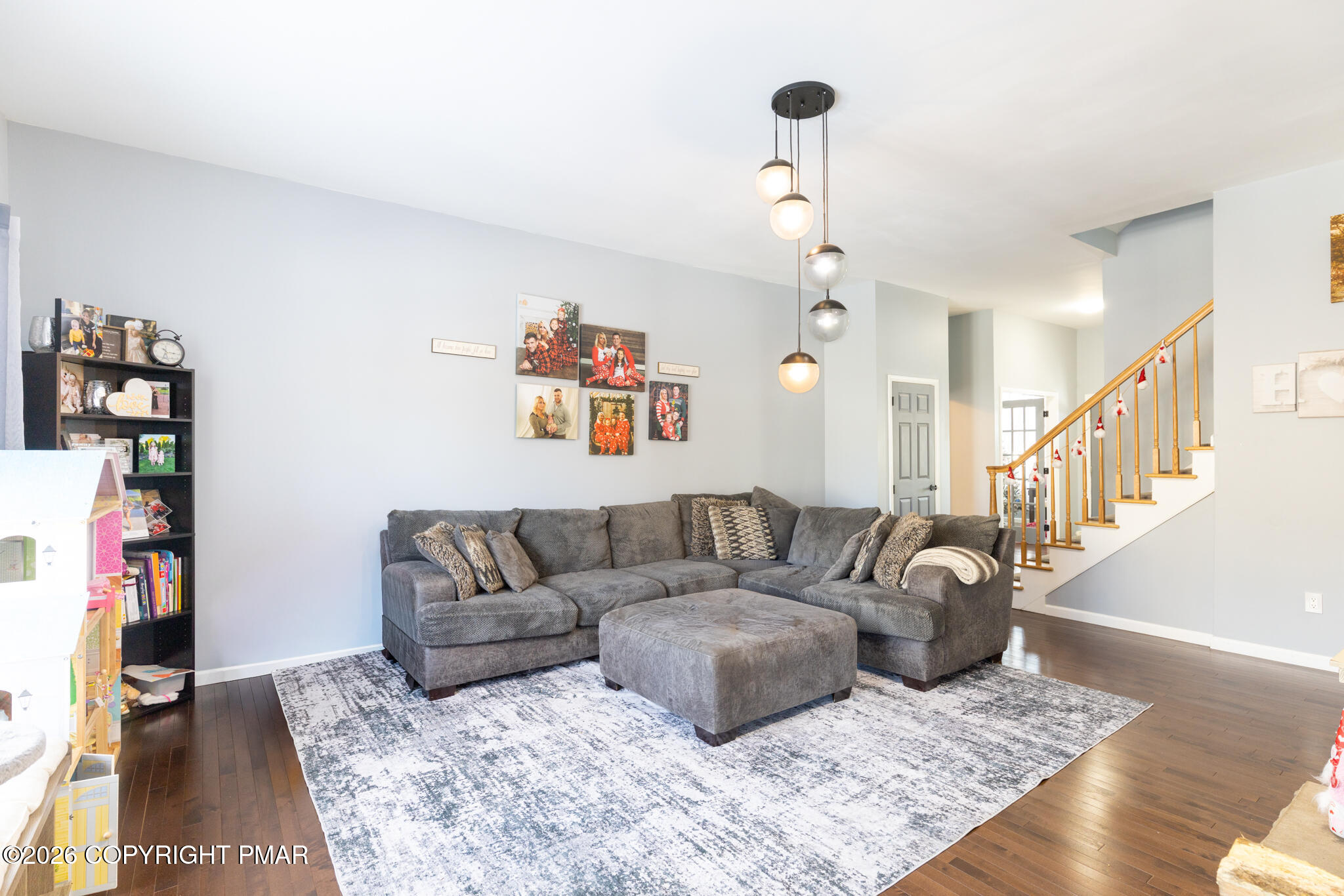 207 Hawks Nest Road East Stroudsburg, PA 18302 - Photo 22 of 46 Living room