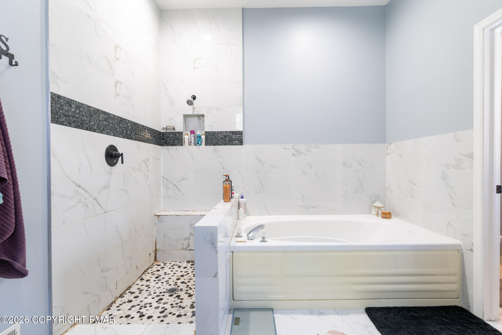 207 Hawks Nest Road East Stroudsburg, PA 18302 - Photo 32 of 46 Master Bath- 1st Floor