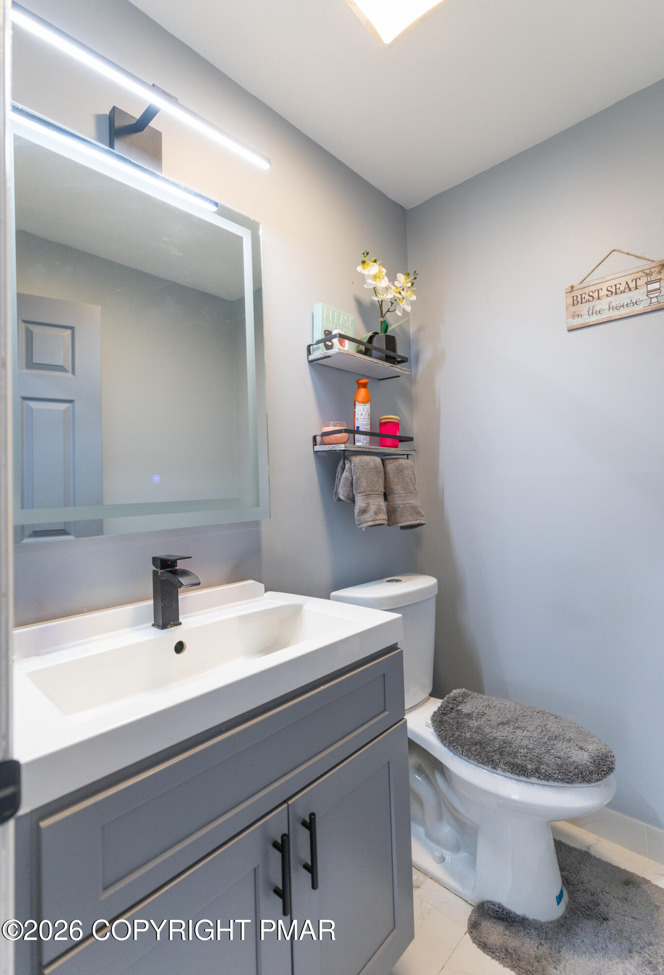 207 Hawks Nest Road East Stroudsburg, PA 18302 - Photo 34 of 46 1st floor half bath
