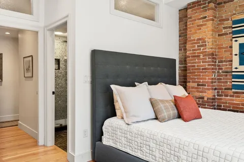 $1,499,000 | 148 Warren Avenue, Unit 1, Boston, MA 02116