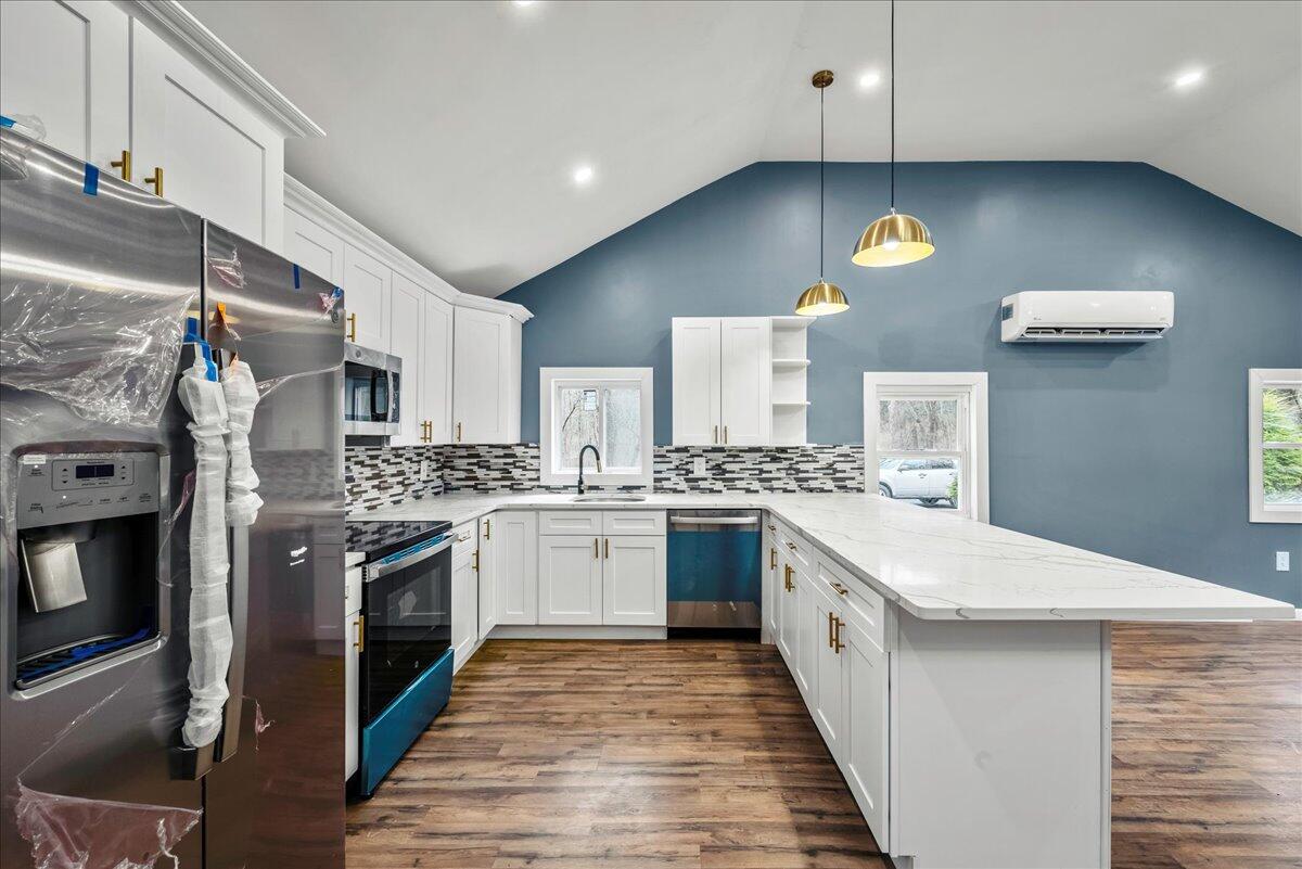 696 Burger Hollow Road Kunkletown, PA 18058 - Photo 13 of 24 22-HomeView_Media-696_Burger_Hollow_Rd.-
