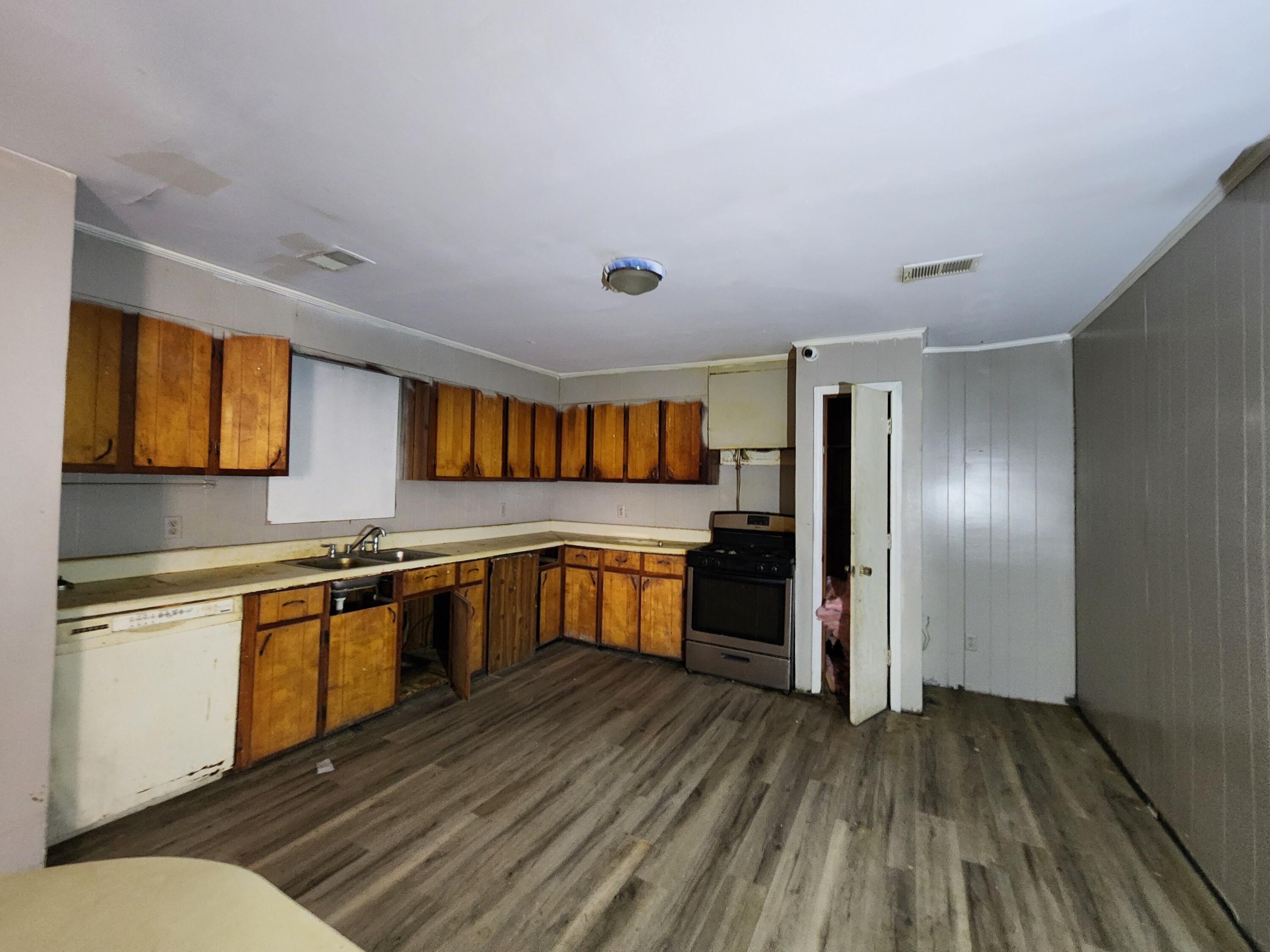 1004 Porter Street Sumter, SC 29153 - Photo 10 of 47