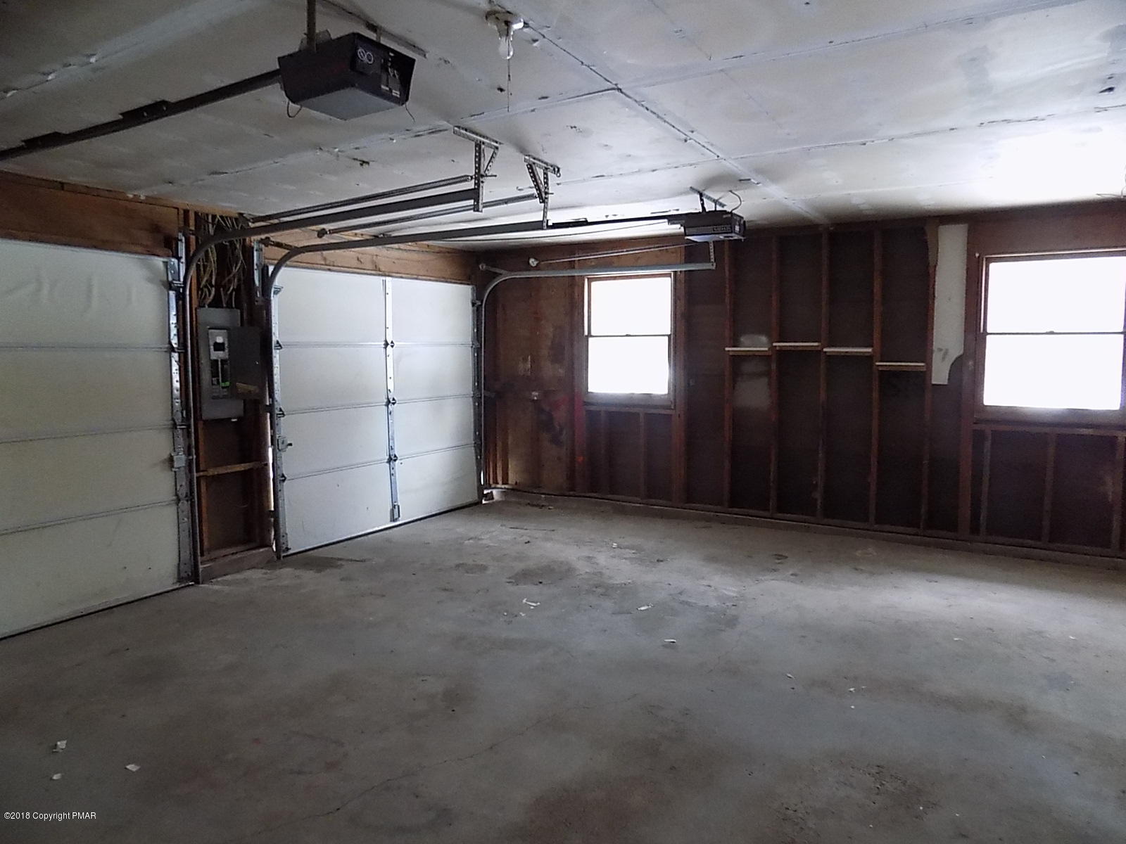 1102 Pne Rdg Drive Bushkill, PA 18324 - Photo 3 of 18 2018-02-09 23.18.13
